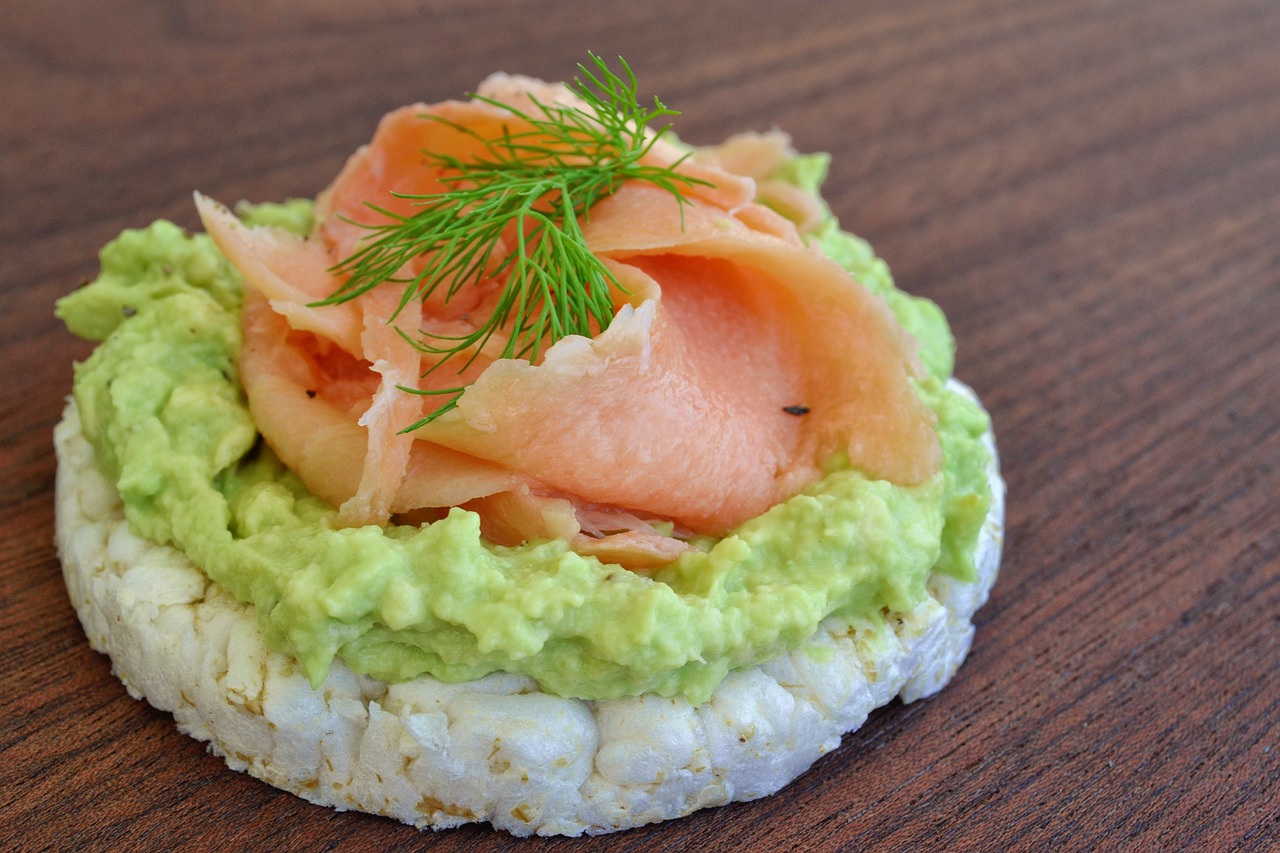 Image - rice cake avocado smoked salmon