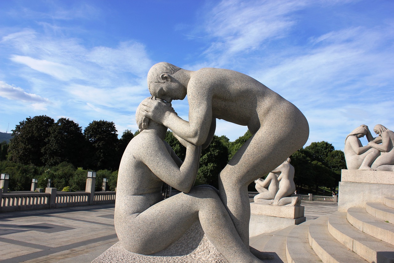 Image - statues sculpture man woman oslo