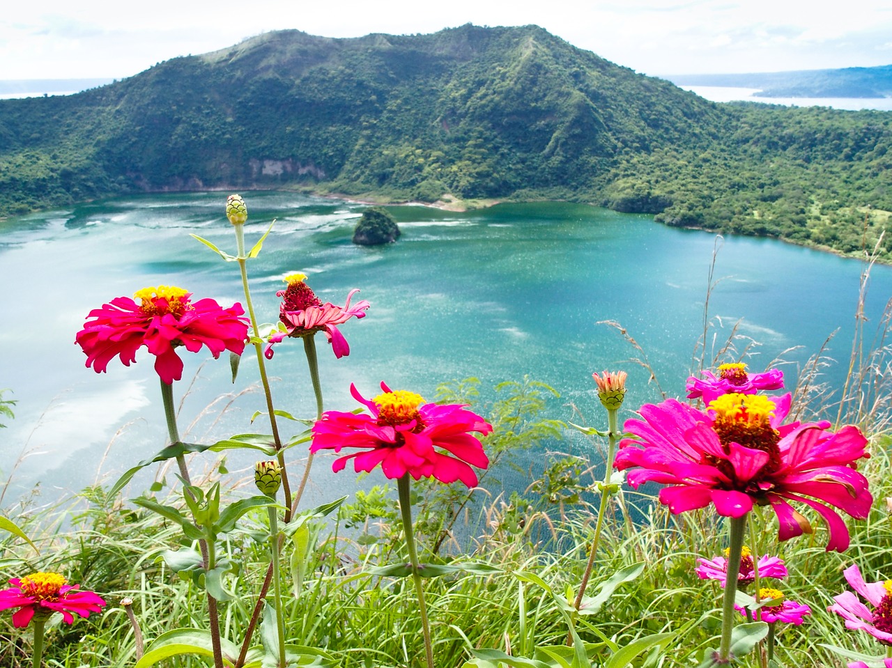 Image - philippines luzon lake taal