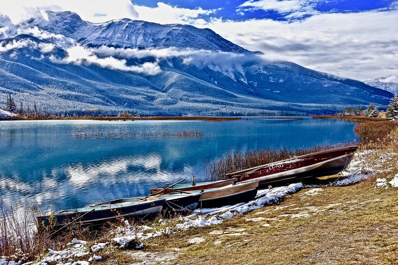 Image - lake wilderness boat reflection