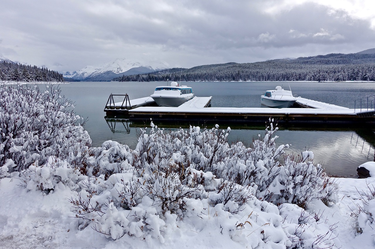 Image - pier boats lake snow marina