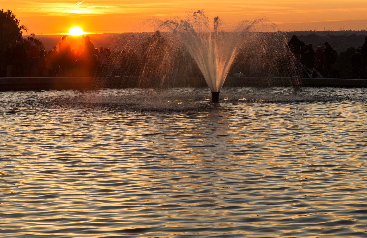 Image - madrid fountain sunset water park