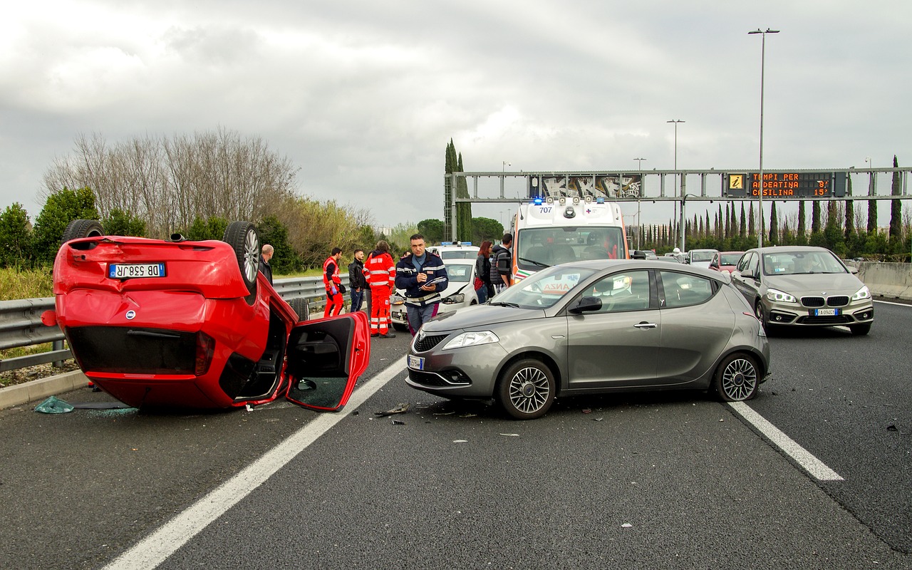 Image - car accident clash rome highway