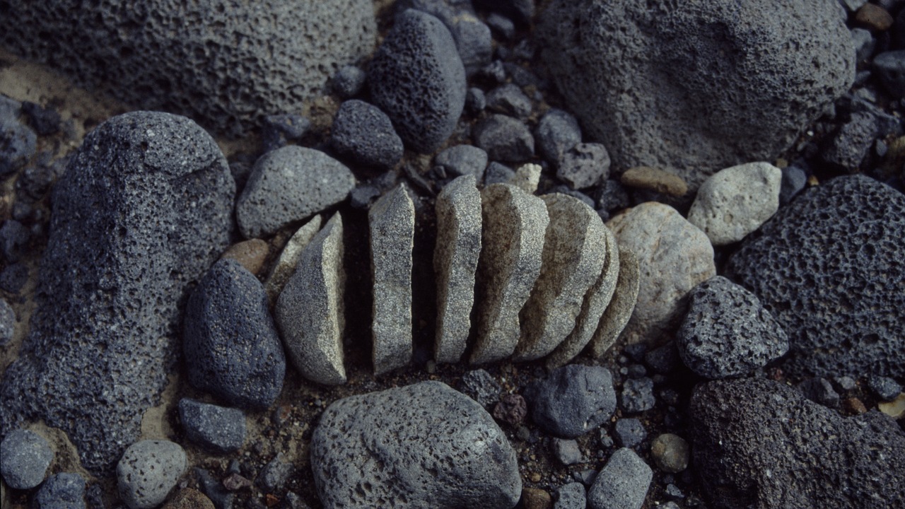 Image - iceland stones rock troll bread