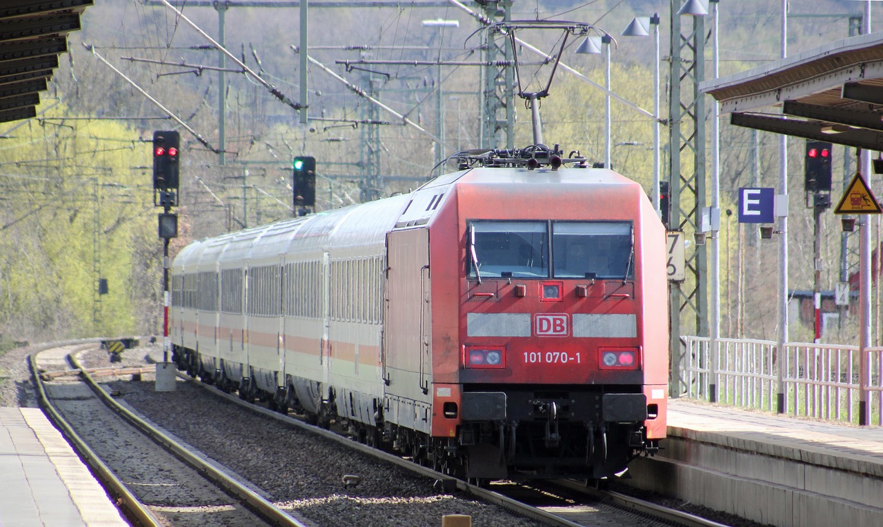 Image - deutsche bahn train br 101 ic