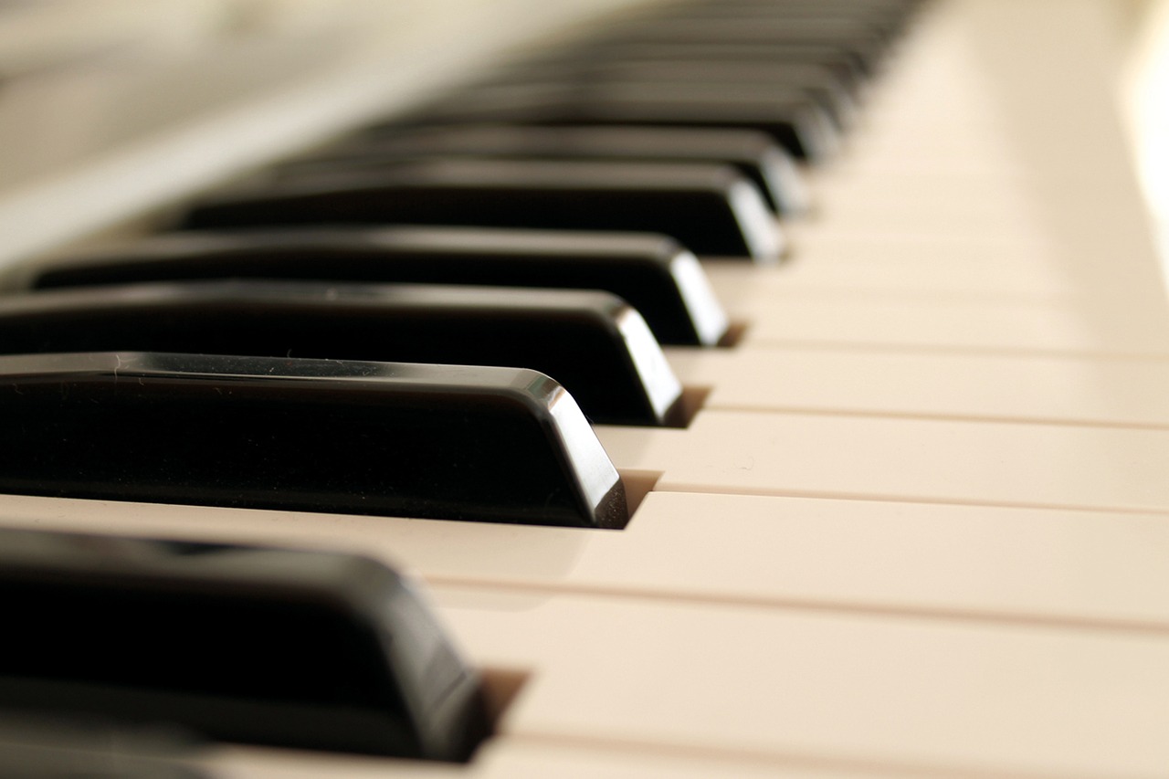 Image - piano music instruments keys