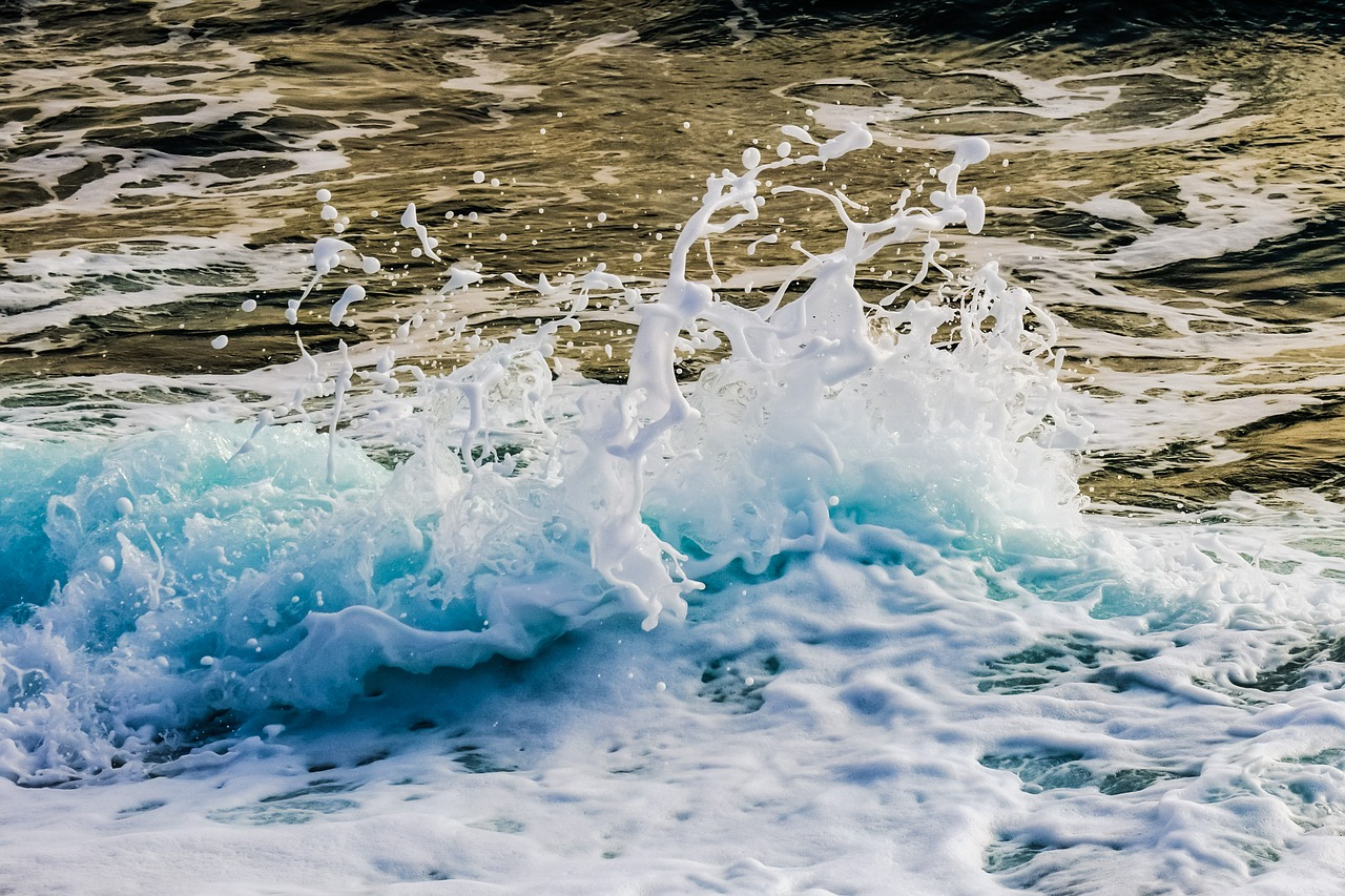 Image - wave spray foam drops liquid