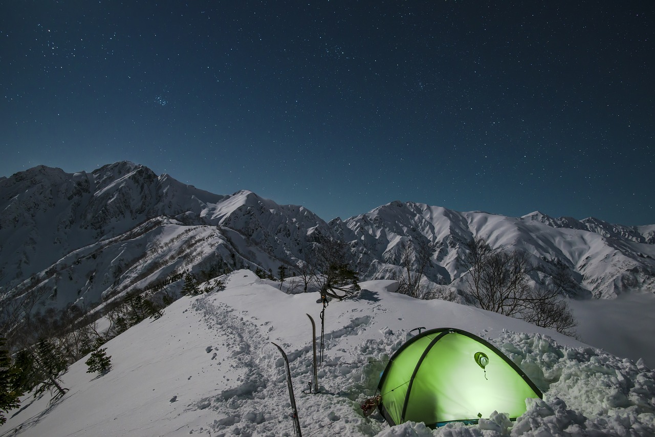 Image - night view snow mountain tent