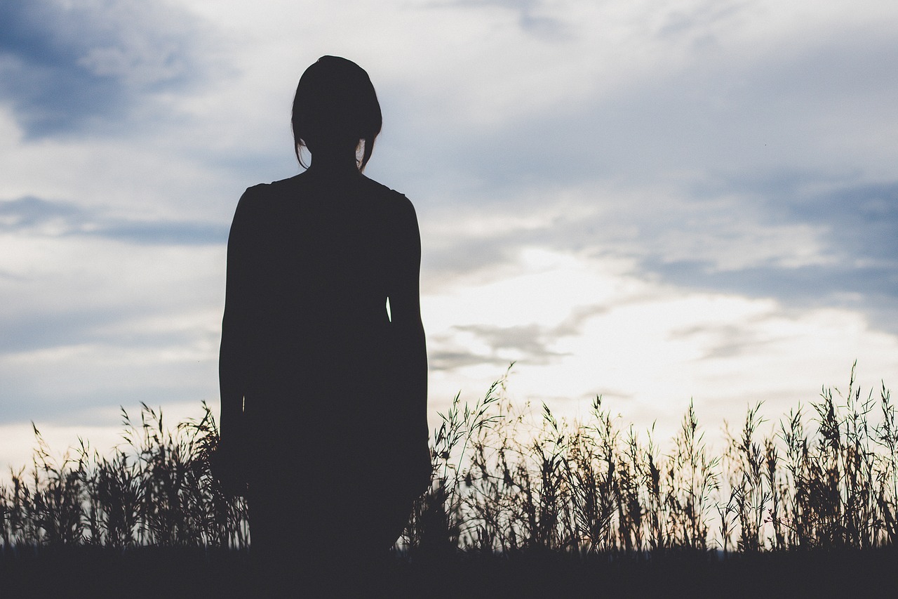 Image - backlit beautiful dawn girl