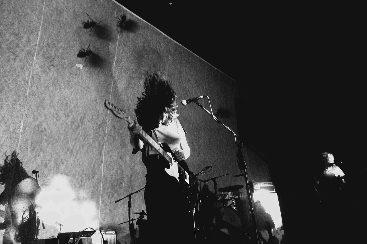 Image - barnett concert courtney live music