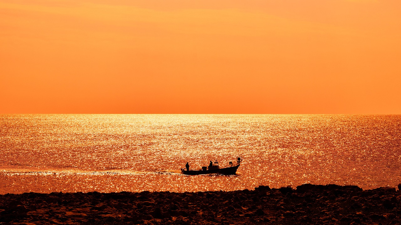 Image - sea boat sunset gold sunlight