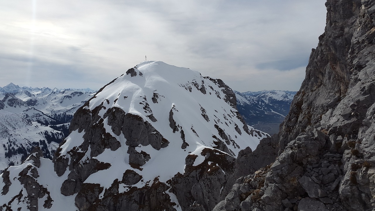 Image - red flüh tannheimer mountains alpine