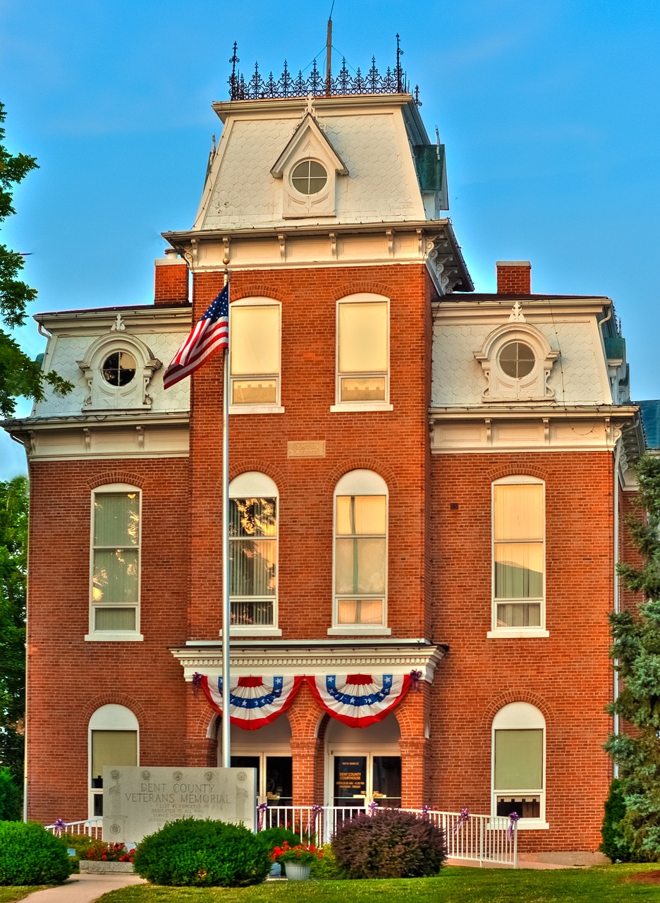 Image - courthouse old building patriotic