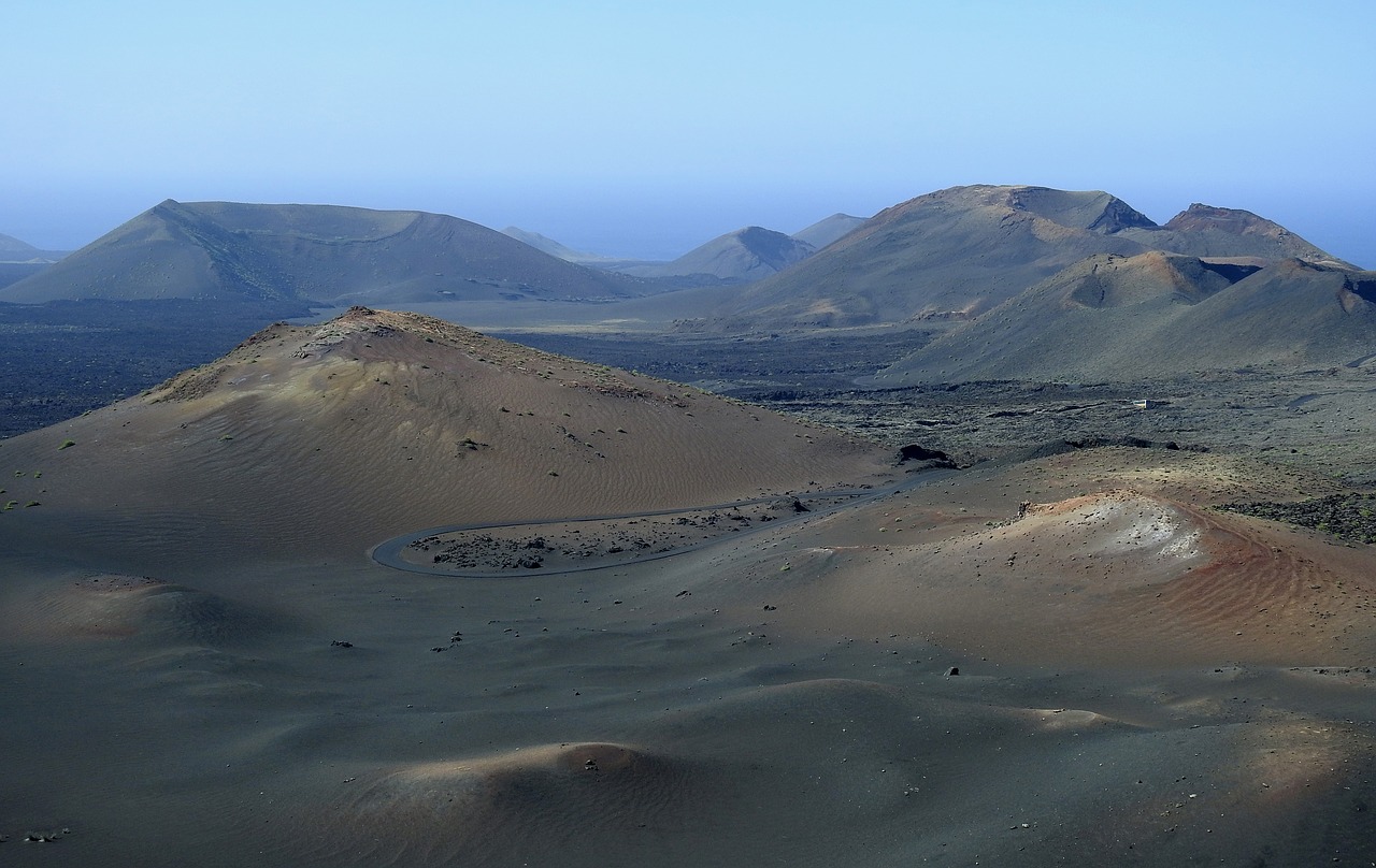 Image - volcanic landscape lanzarote