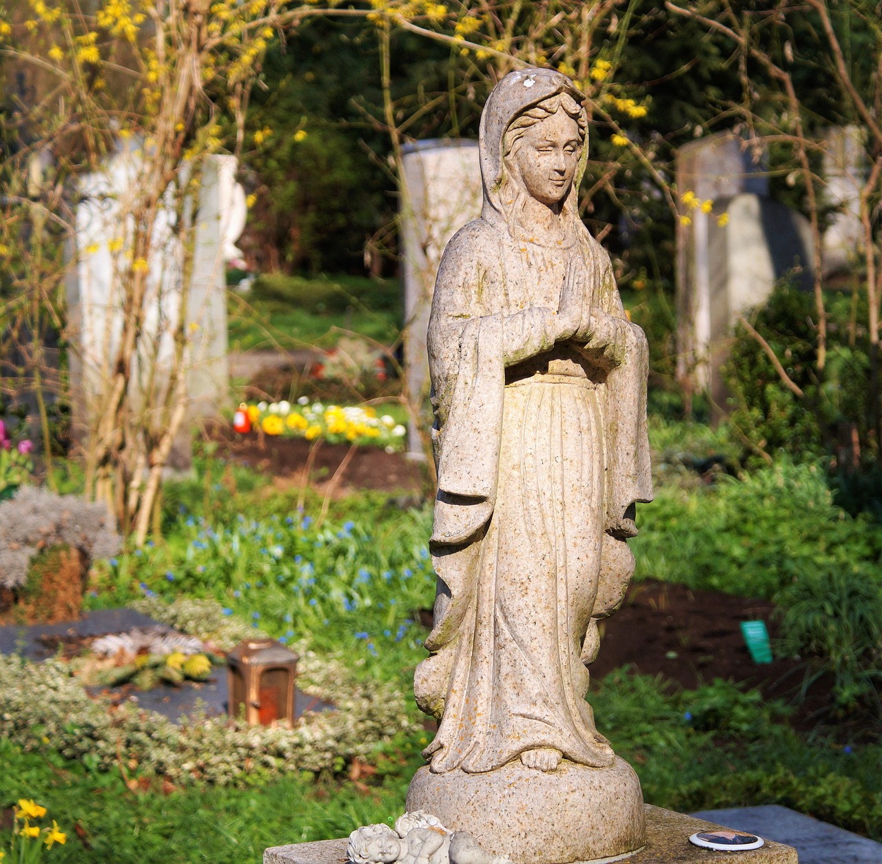 Image - statue holy figure religion