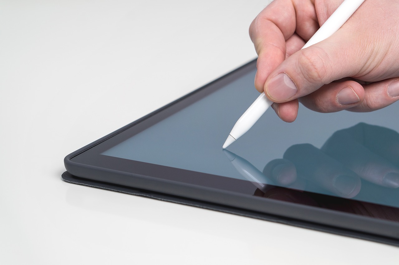 Image - tablet stylus close up banner