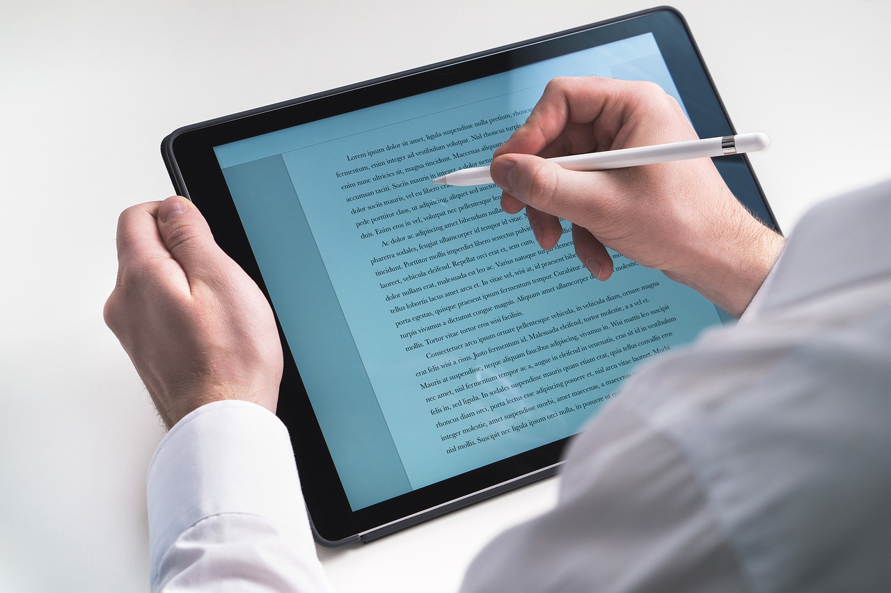 Image - tablet stylus secretary reading