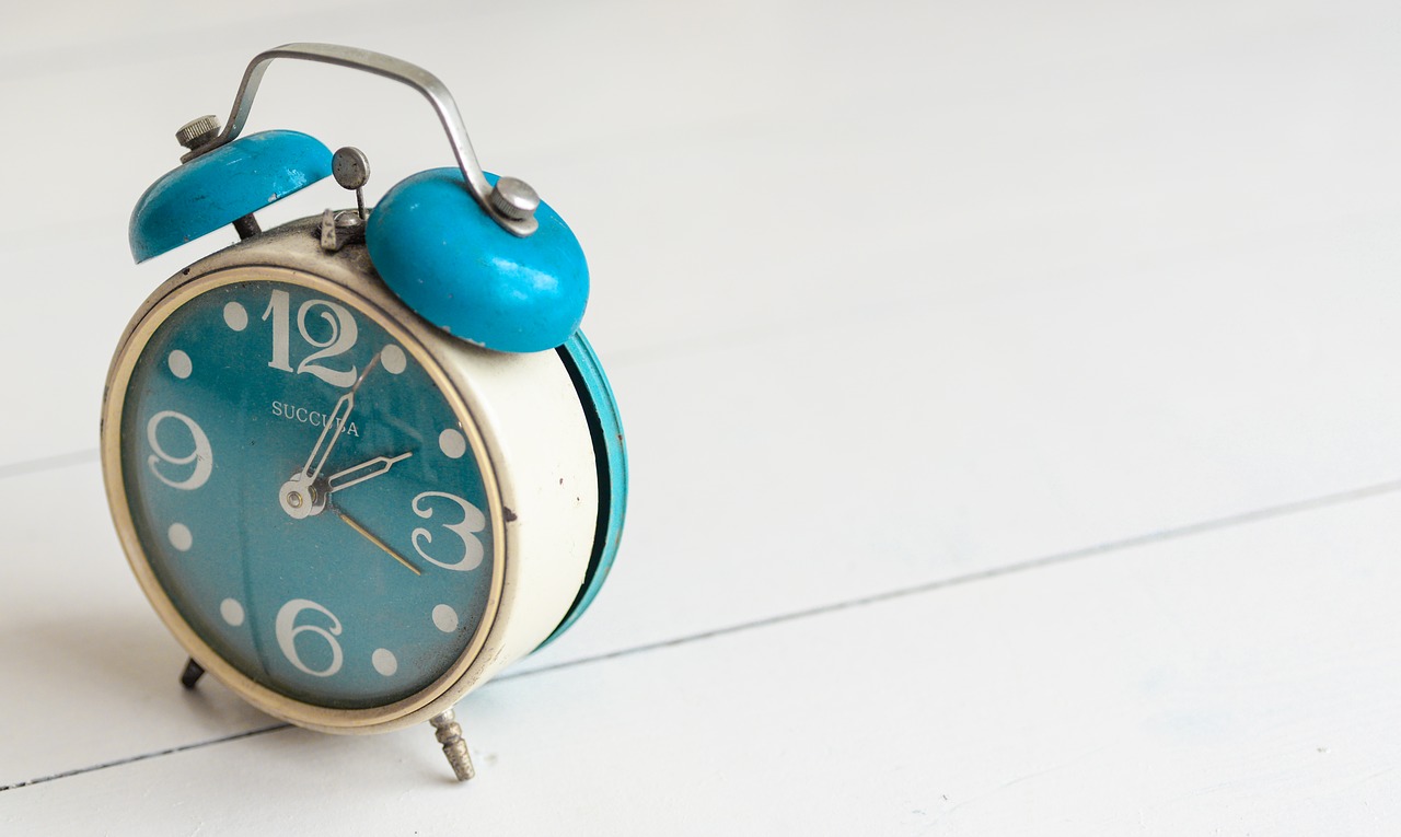 Image - alarm clock time hour minute