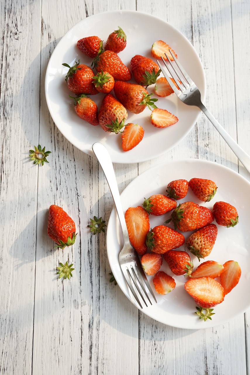 Image - dine fruit strawberry