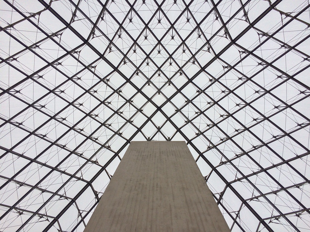 Image - louvre pyramid mesh perspective