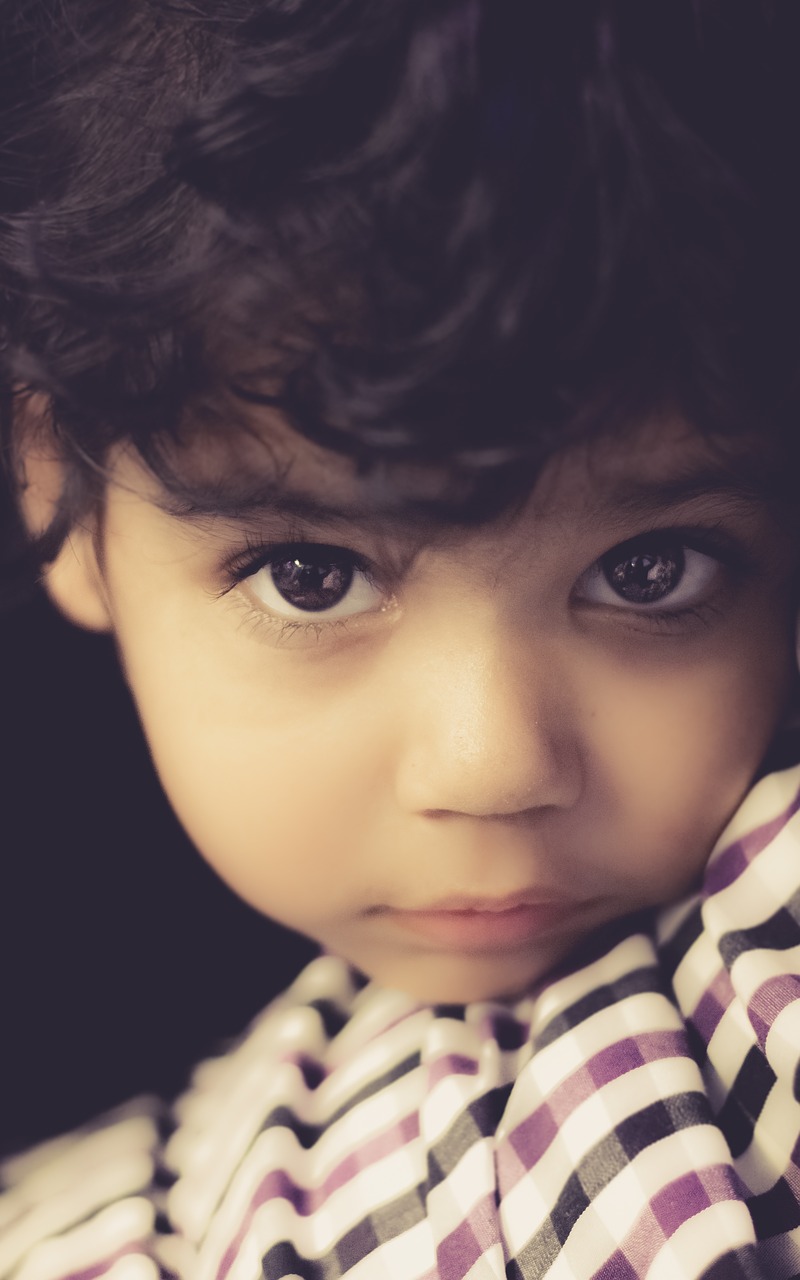 Image - kid girl child eyes glance look