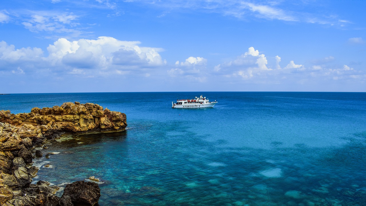 Image - rocky coast sea horizon boat coast