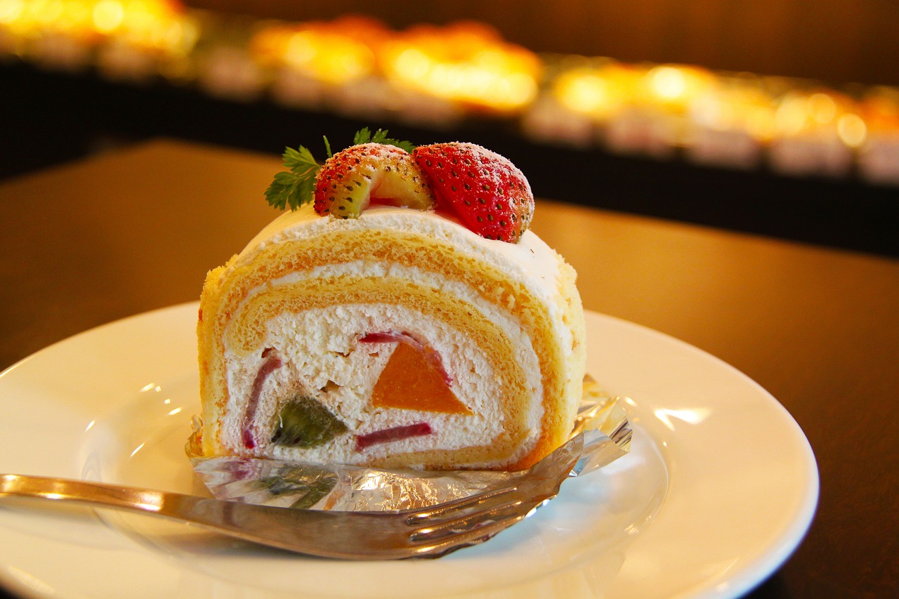 Image - cake cream strawberry dessert