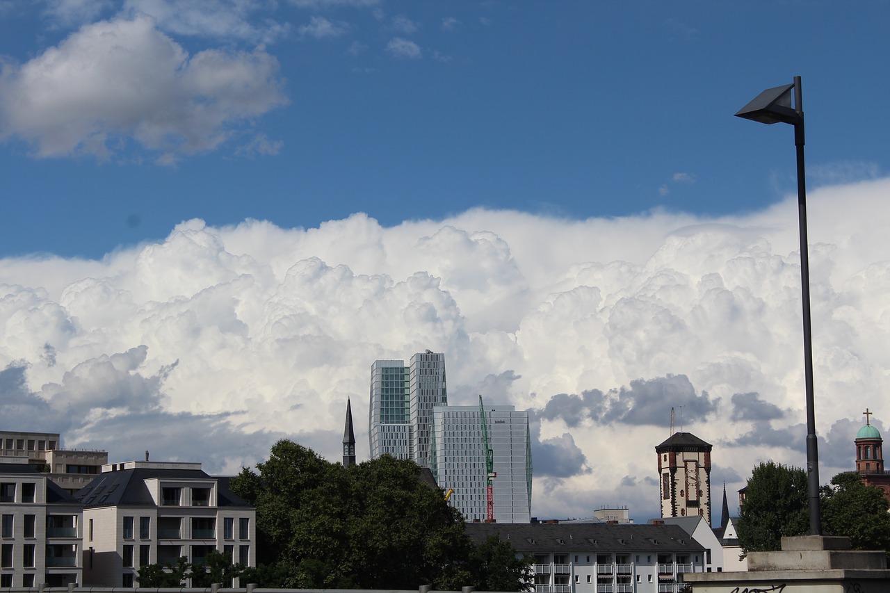 Image - cloud threatening city storm clouds