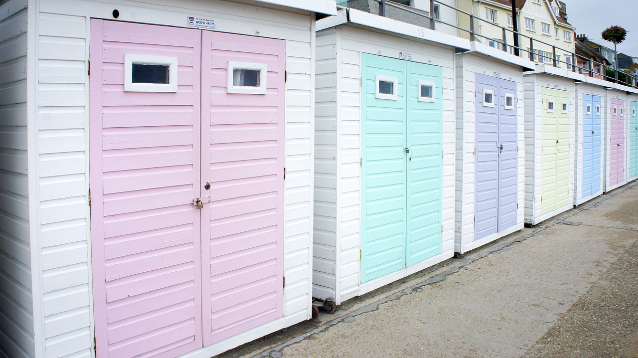 Image - beach hut cottage wood beach