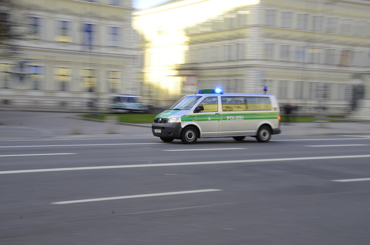 Image - police police vehicle use panning