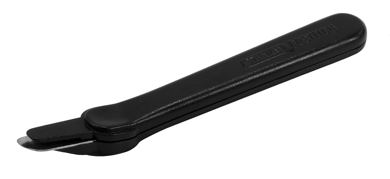 Image - flat staple remover