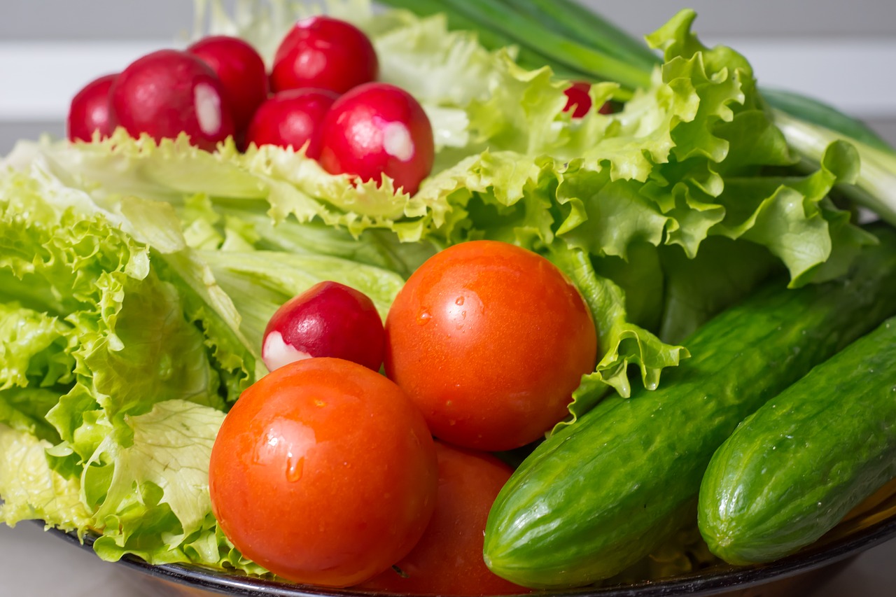 Image - salad fresh vegetables tomatoes