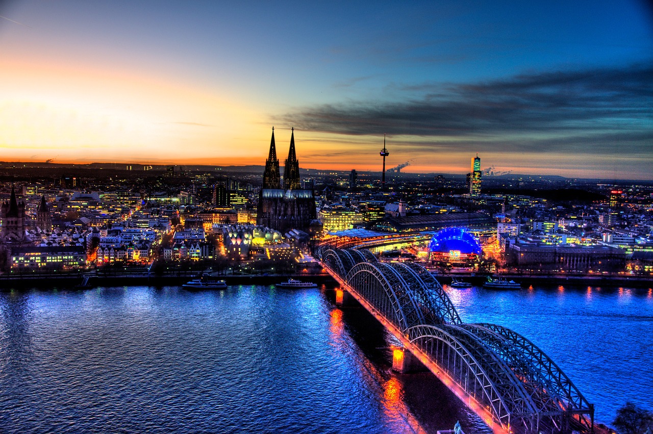 Image - hohenzollern bridge cologne skyline