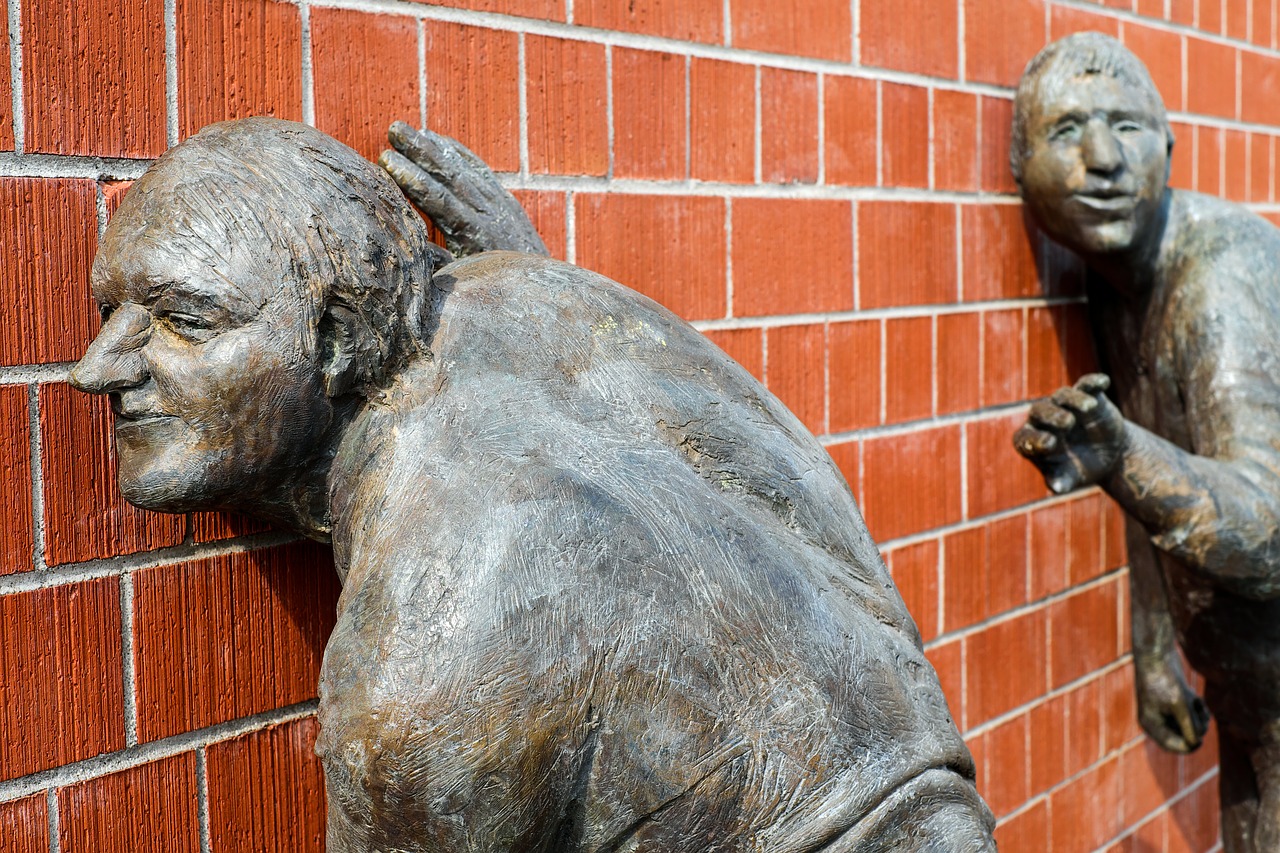 Image - sculpture bronze the listening