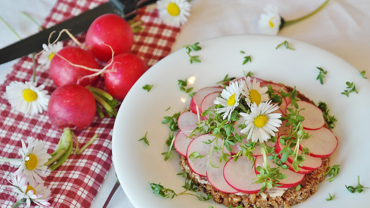 Image - radishes bread bread and butter