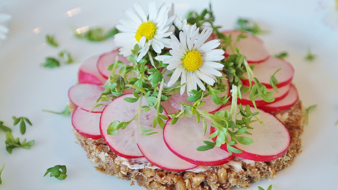 Image - radishes bread bread and butter