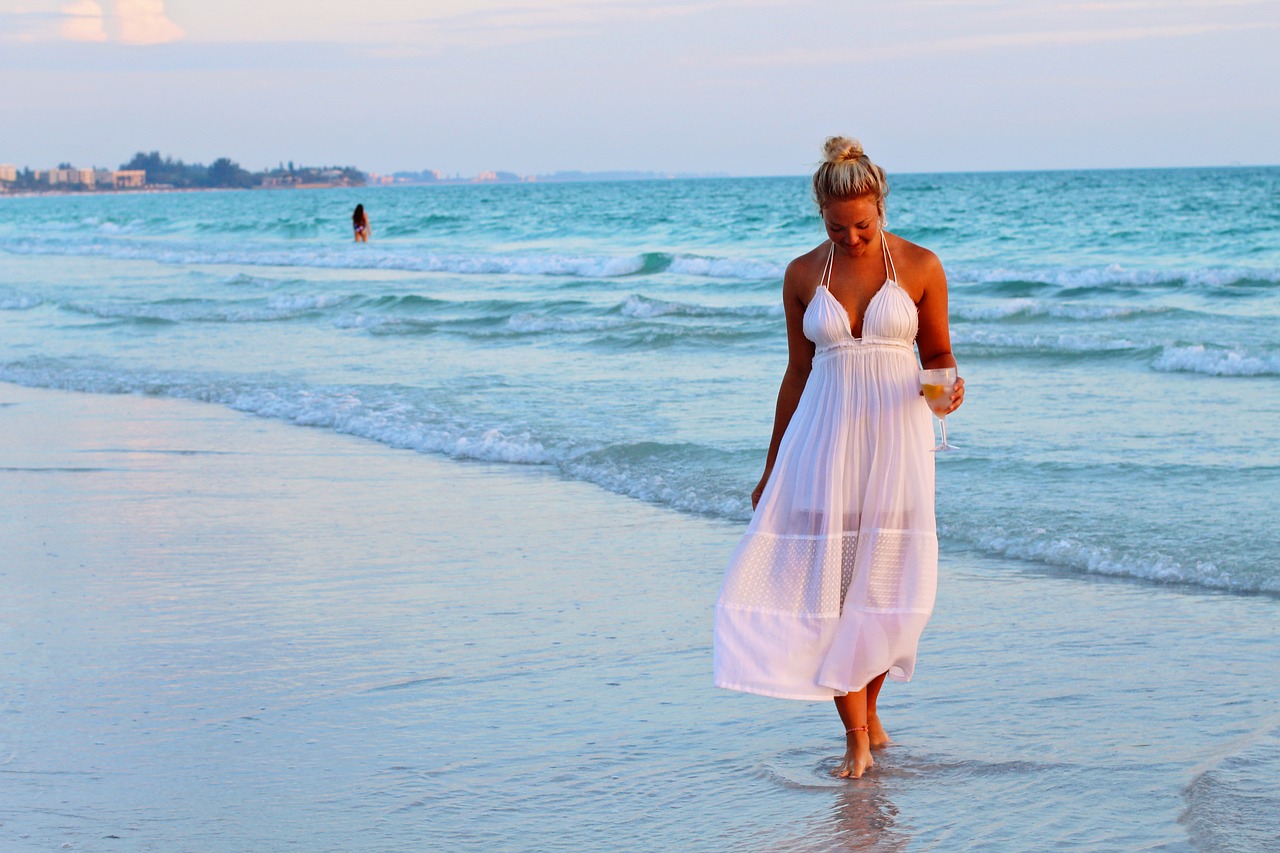 Image - pretty girl beach sea sea side