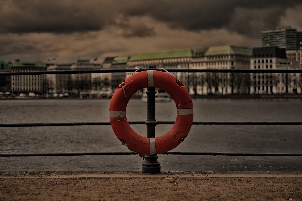 Image - lifebelt hamburg alster water