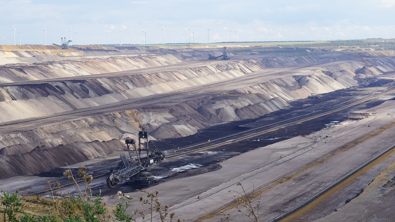Image - open pit mining brown coal