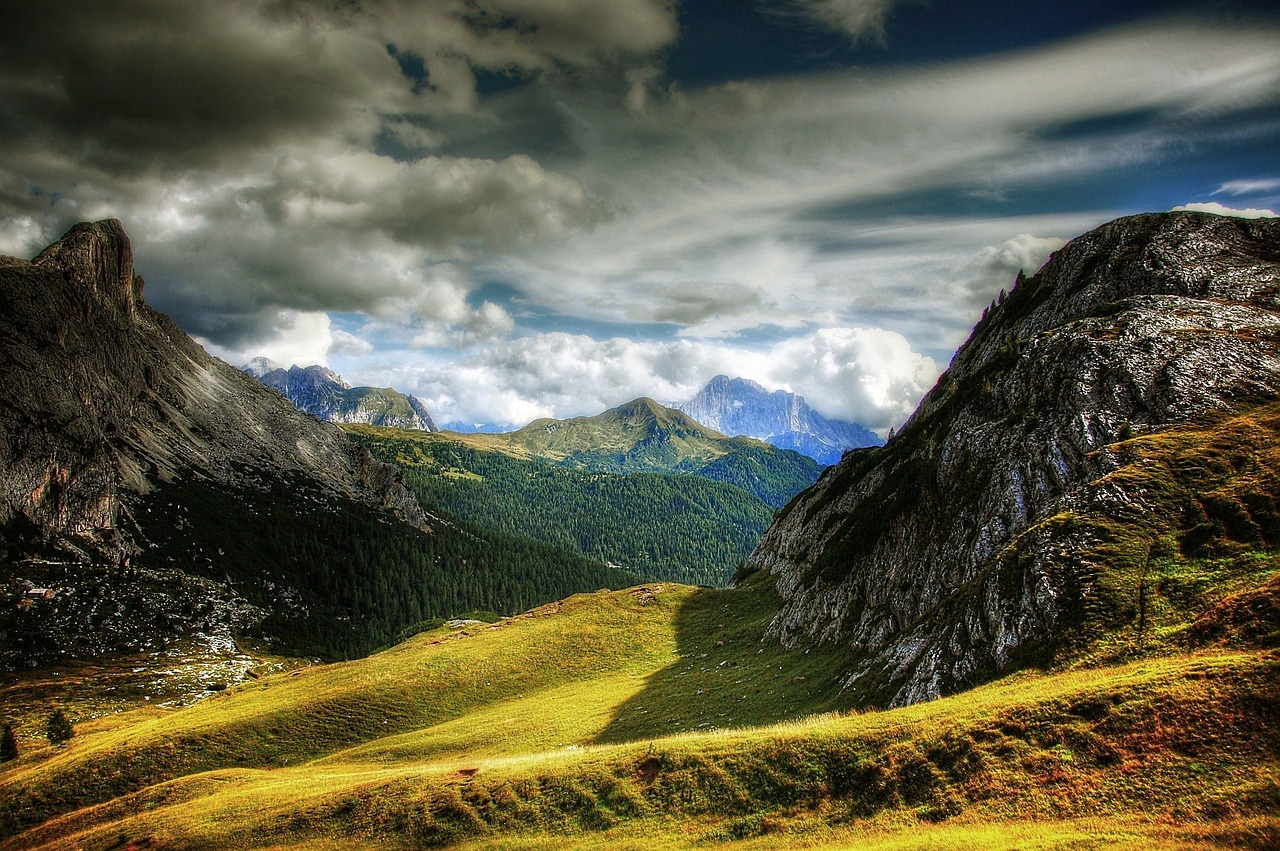 Image - passo valparola dolomites civetta