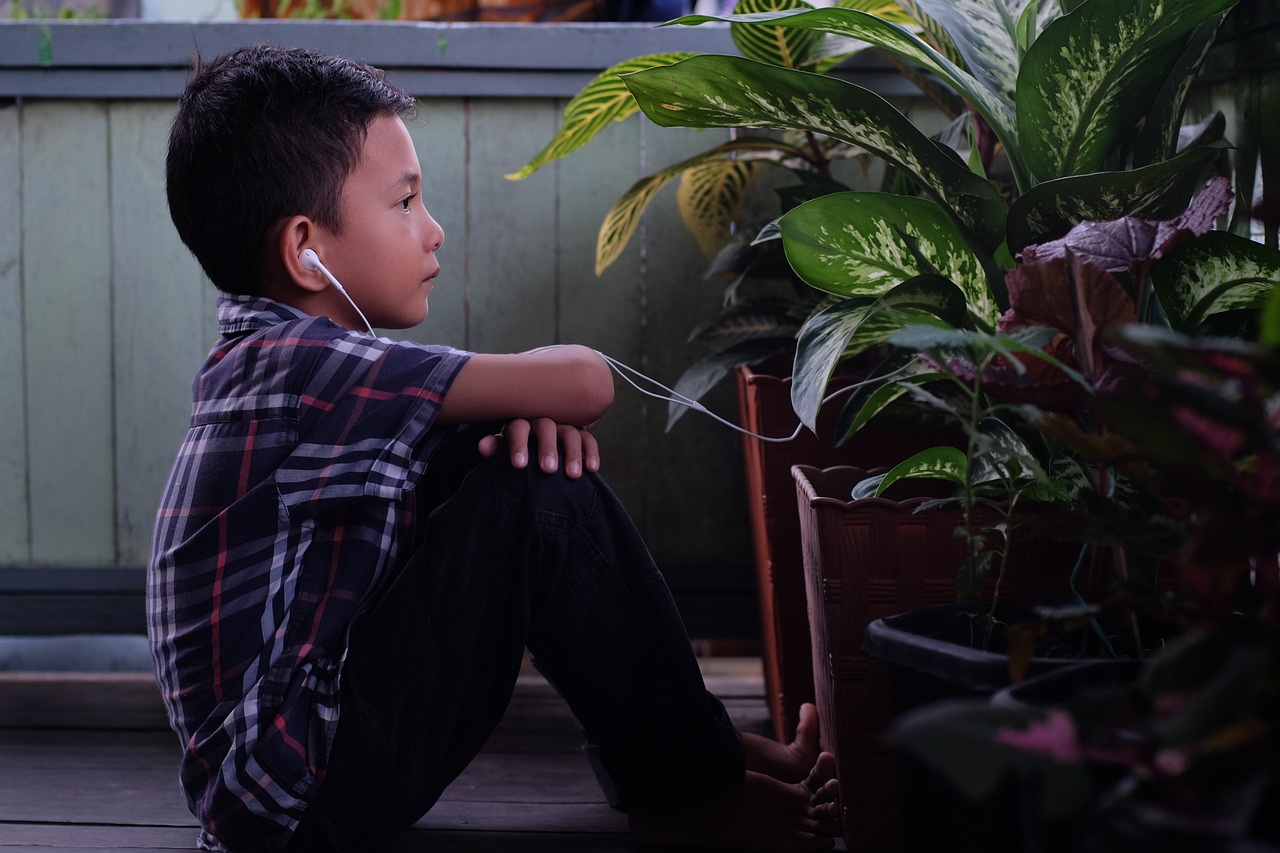 Image - kids listen sound nature plants