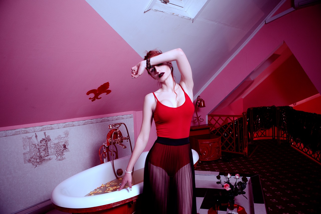 Image - girl red bathroom retro model