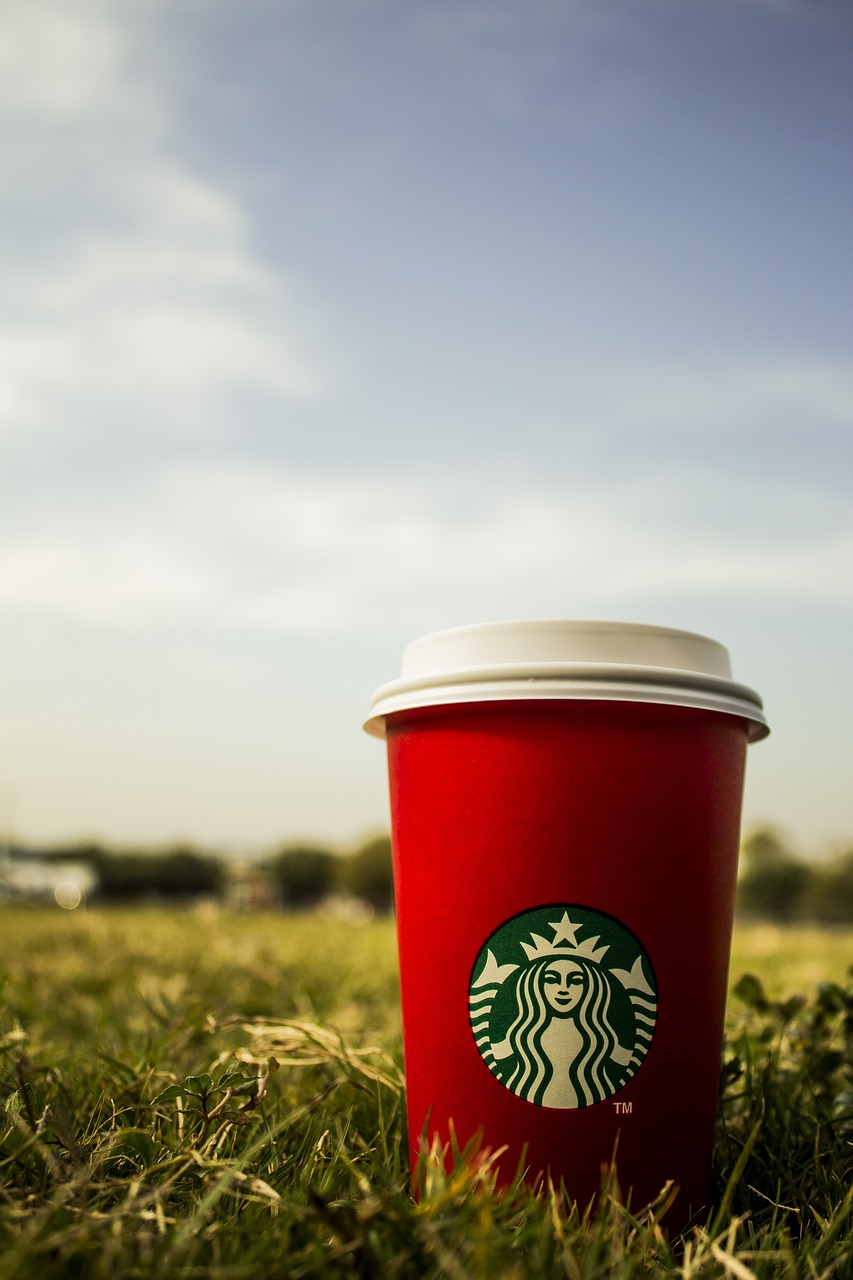 Image - starbucks coffee lawn christmas