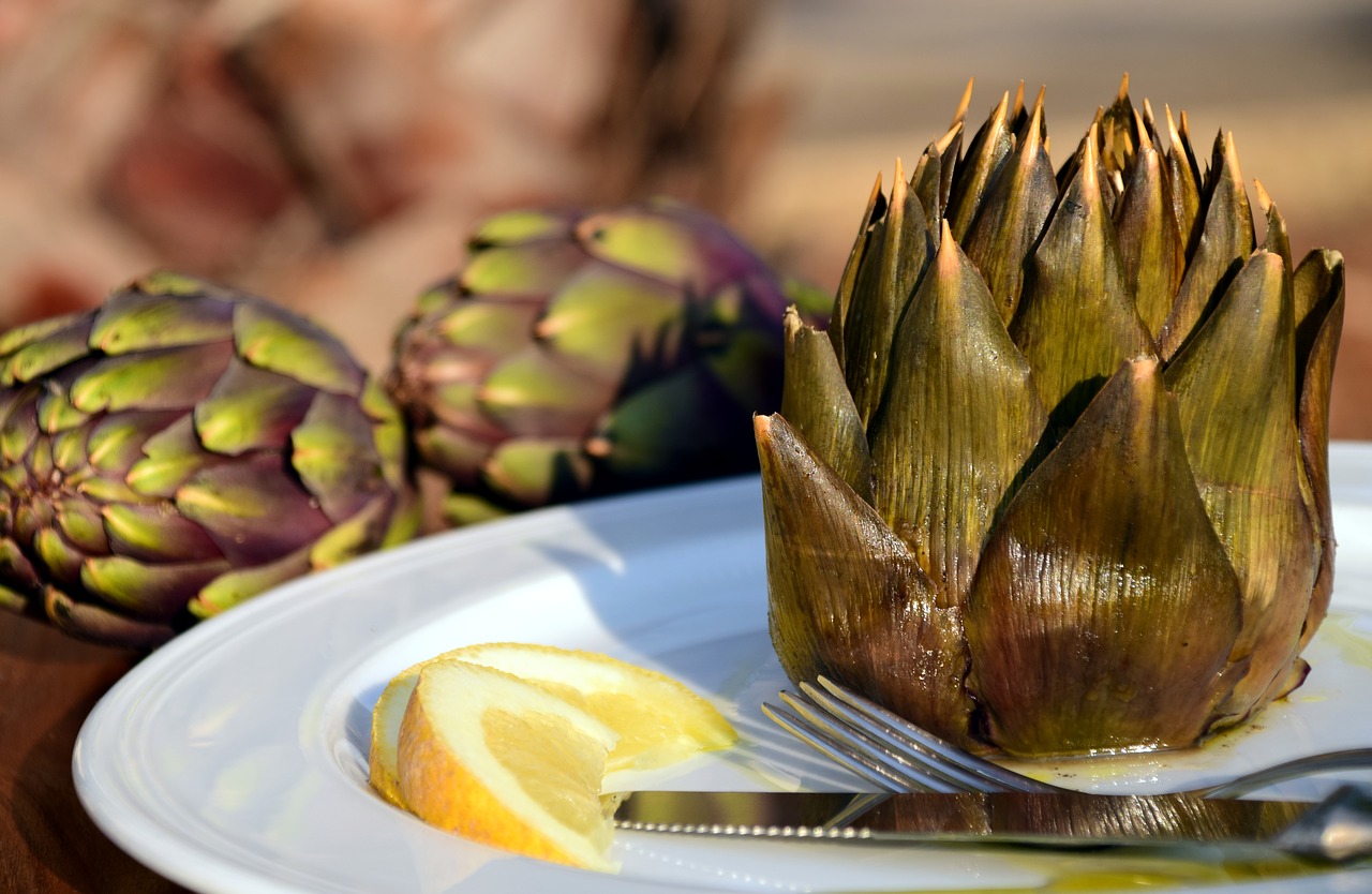 Image - artichoke eat vegetables healthy