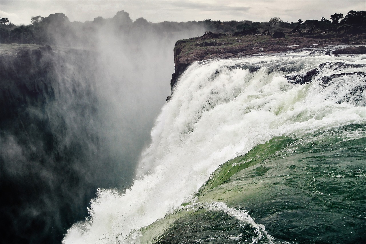 Image - waterfall victoria falls spray