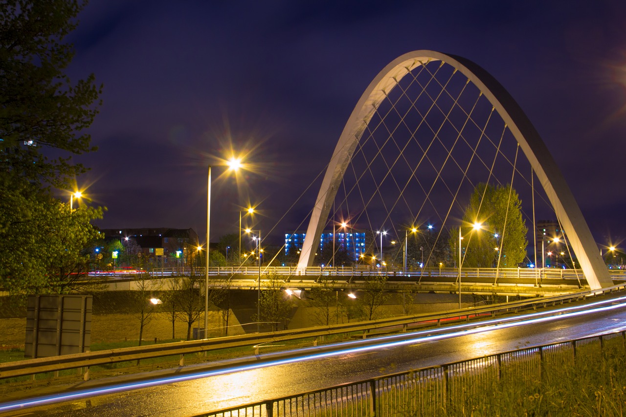 Image - bridge manchester hulme