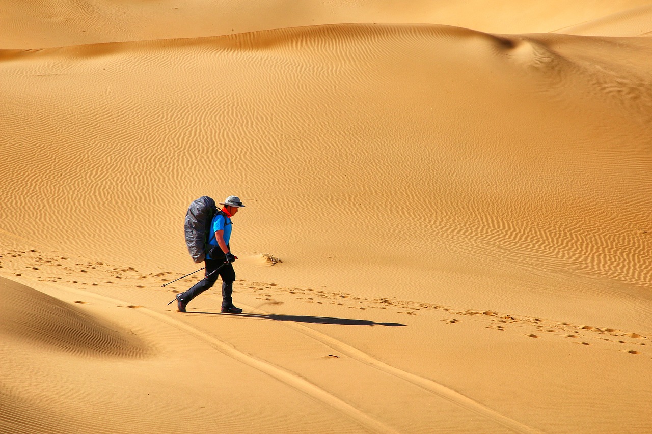 Image - figure hiking travel people man