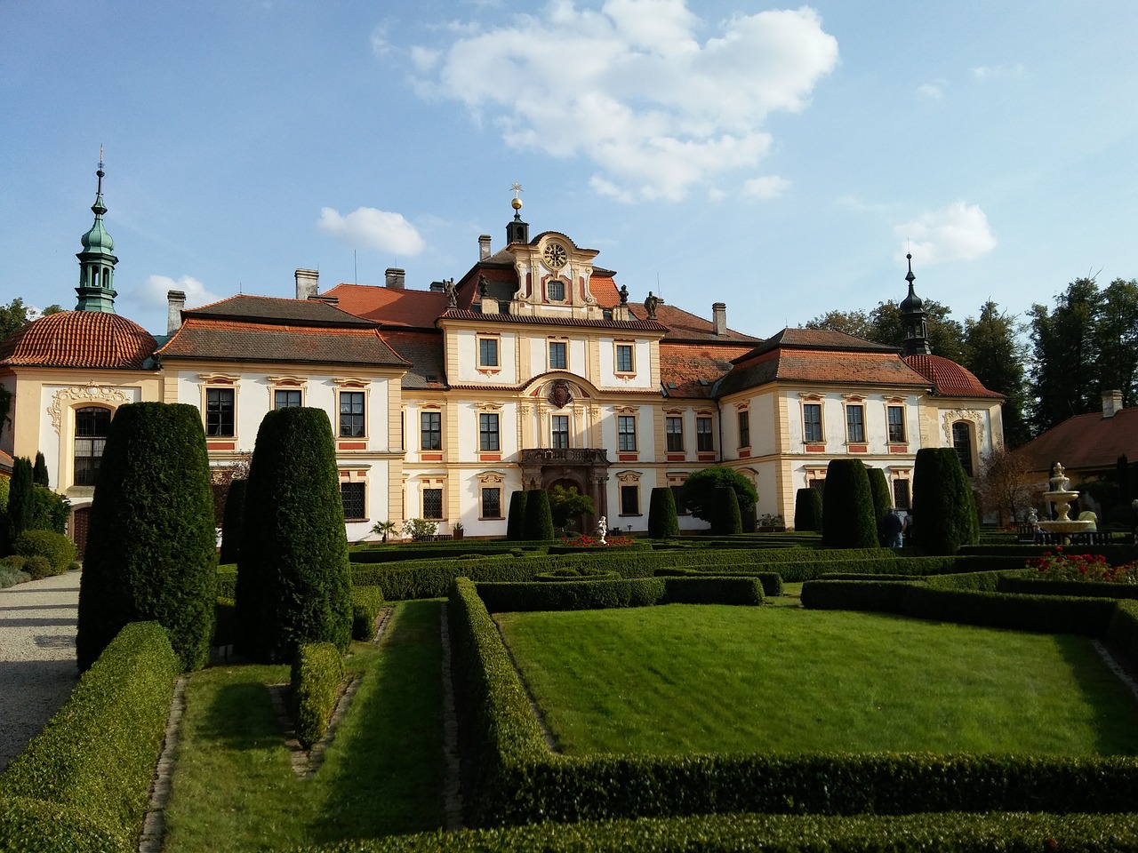 Image - jemniště castle monument garden