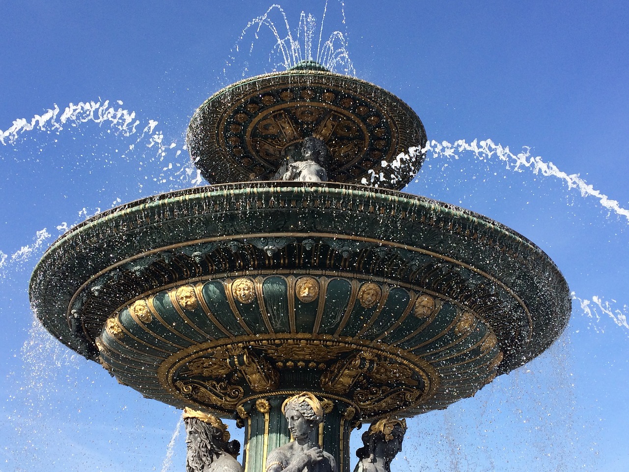 Image - paris fountain place de la concorde