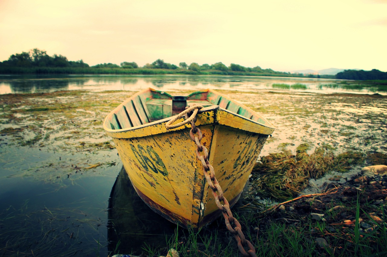 Image - boat leak water